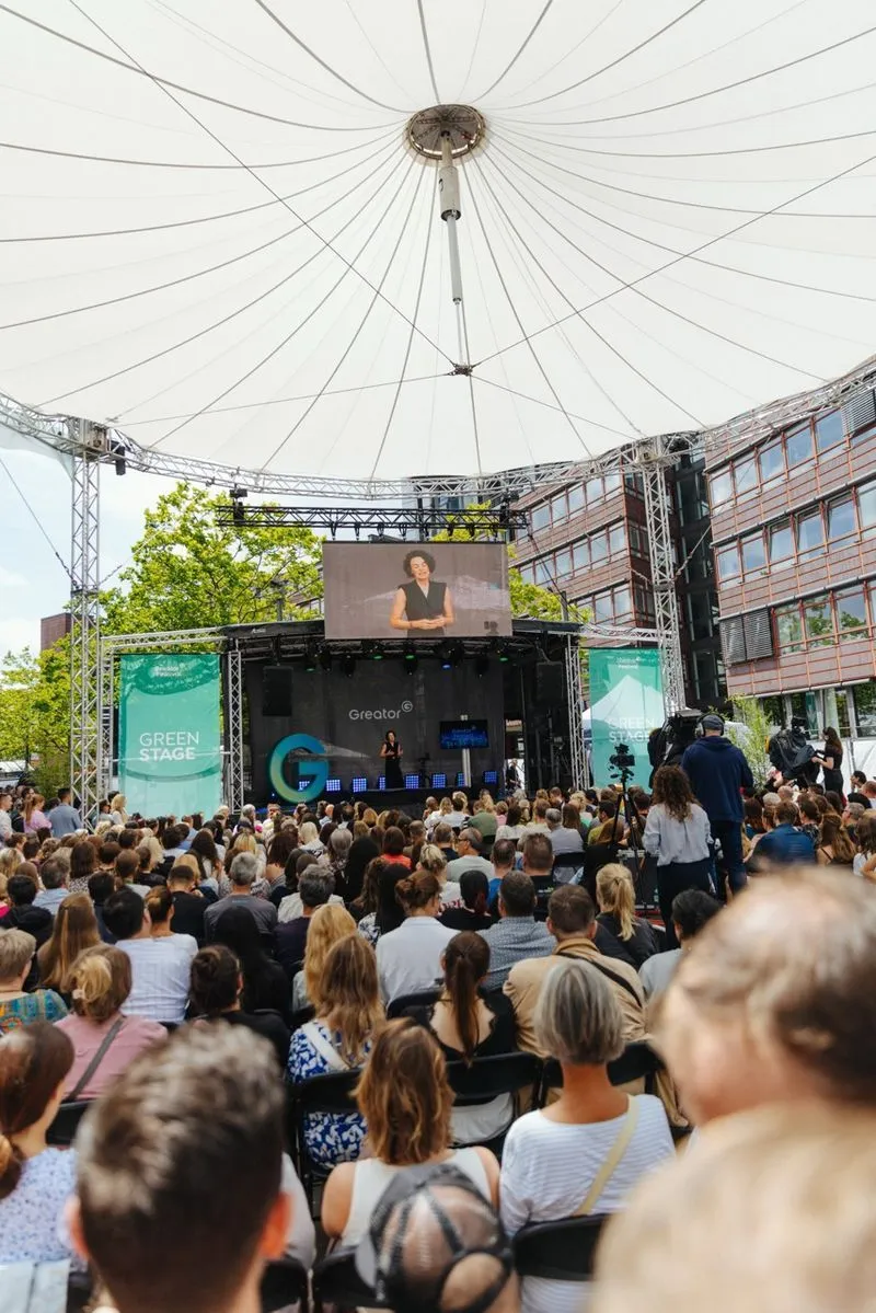 Sonja Ruess als Keynote-Speakerin vor großem Publikum beim Greator Festival 2025